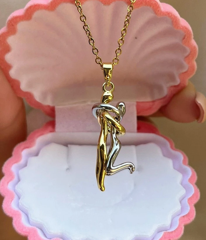 گردنبند آغوش