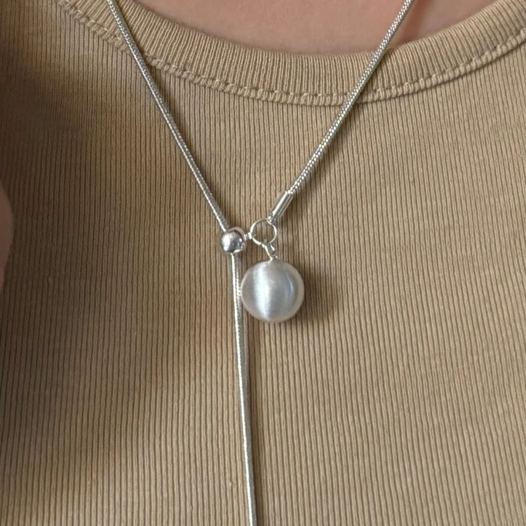 گردنبند رو لباسی ساده