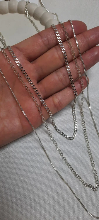 گردنبند رو لباسی