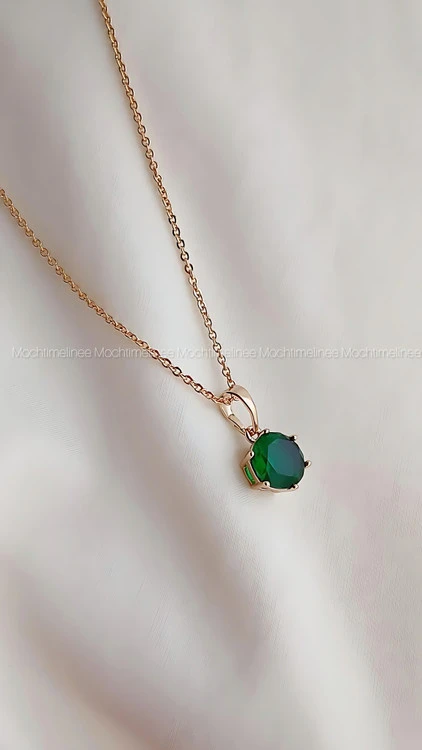 گردنبند زمردی طرح طلا برند ژوپینگ با زنجیر ژوپینگ