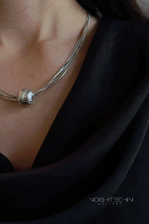 گردنبند زنانه برند فشن مدل چند لاین آبکاری نقره ورنگ ثابت