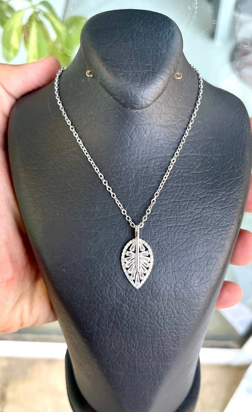 گردنبند طرح برگ، جواهر سوارسکی