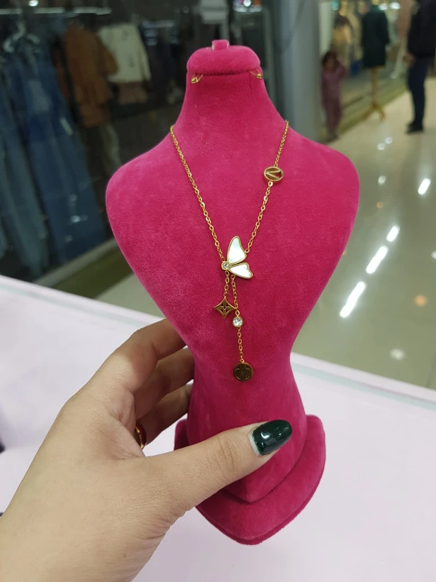 گردنبند پروانه