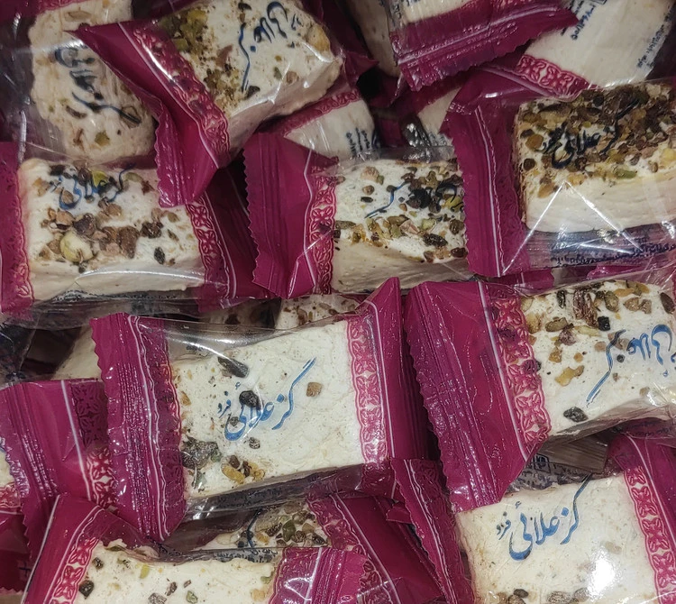 گز مخلوط پسته و گل محمدی