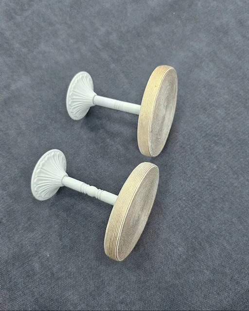 گل میخ تنه درختی