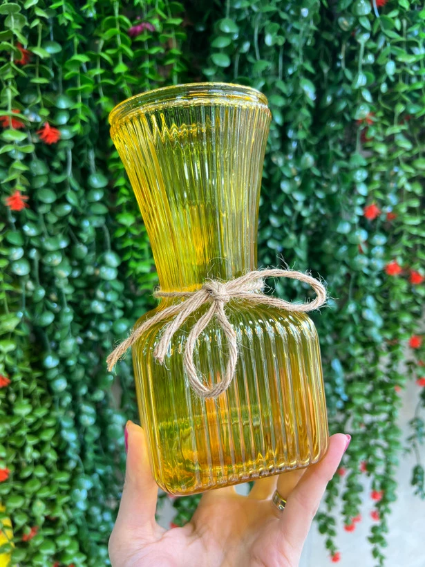 گلدان شیشه ای رنگ زرد