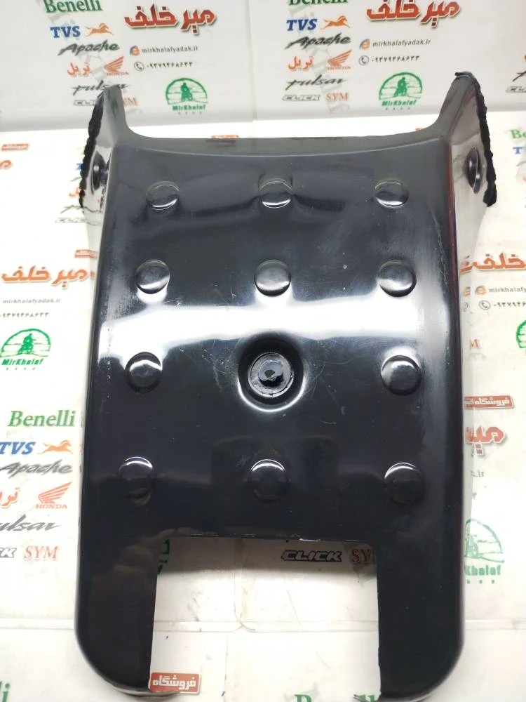 گلگیر (قاب کاور فلاپ دمی) بالای روی چراغ خطر عقب موتور تریل gy جی وای و نامی مشکی