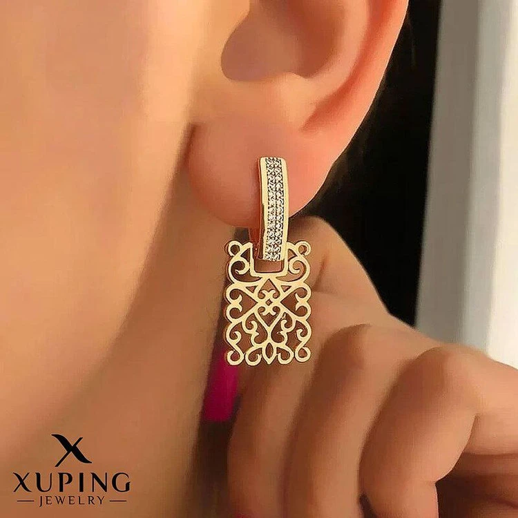گوشواره آویز نگین دار از برند ژوپینگ