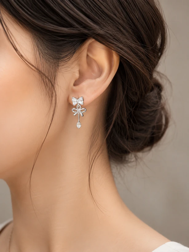 گوشواره آویز پاپیونی نگین‌دار