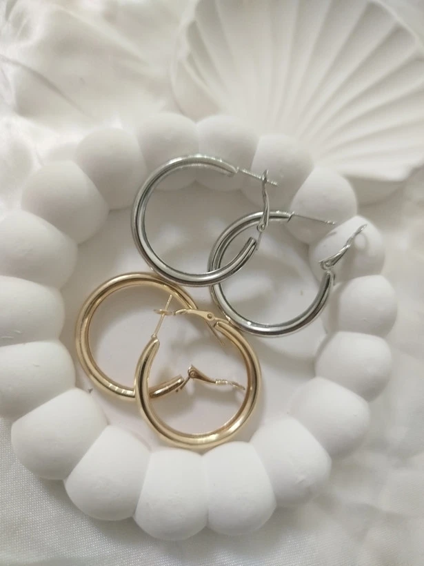 گوشواره حلقه ای عریض سایز بزرگ تر از متوسط Zara