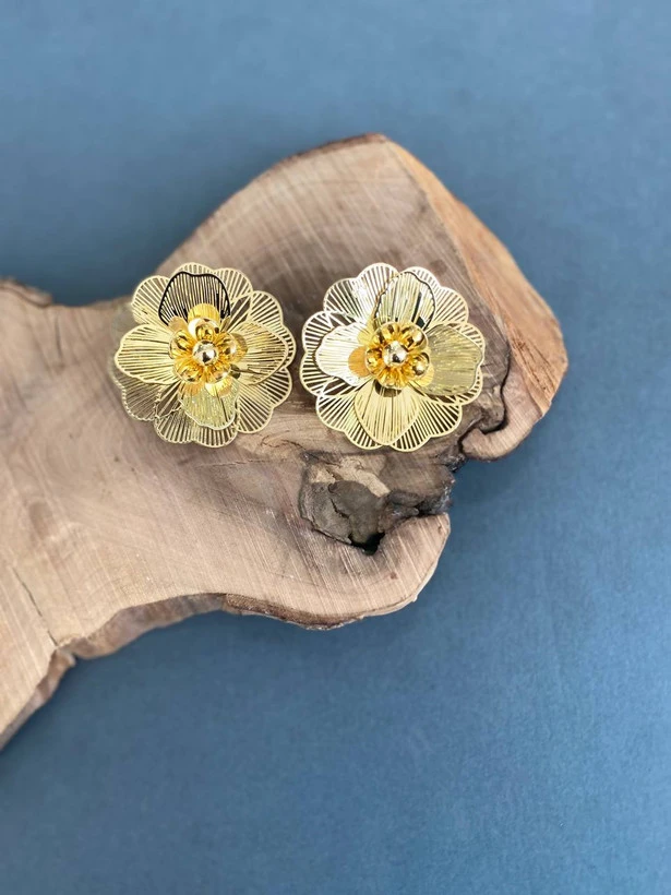 گوشواره فشن طلایی طرح گل