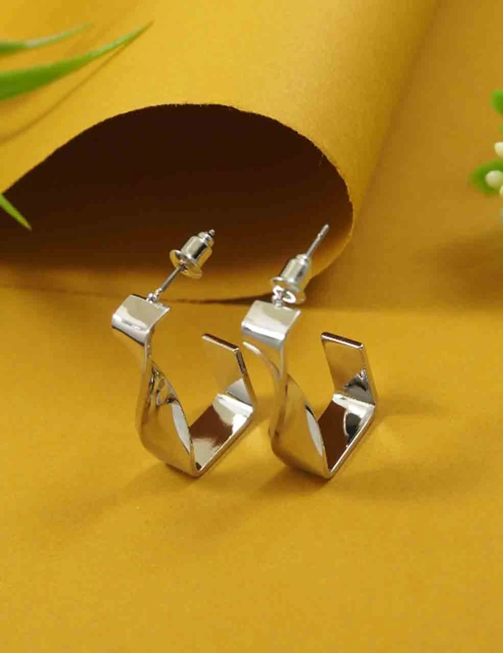 گوشواره چسبی زنانه مدل سیما