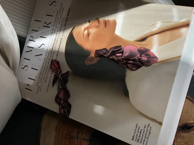 گوشواره ژورنالی گلبرگ مات