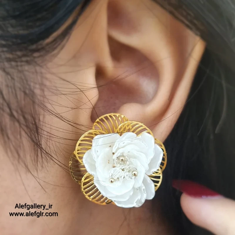 گوشواره ی گل رنگ صدفی کد 250052