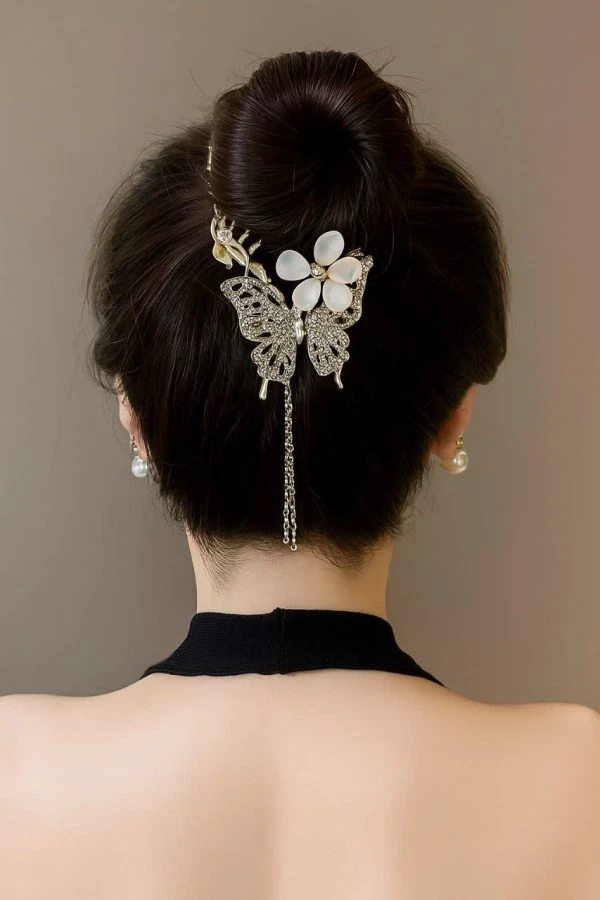 گیره گوجه ای پروانه ای